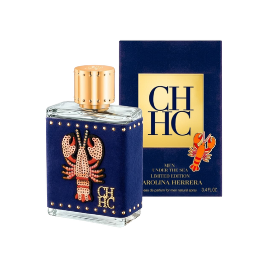 Perfume CH Men Under The Sea de BodegaPerfumera13 con frasco azul decorado con una langosta de lentejuelas y tapa dorada