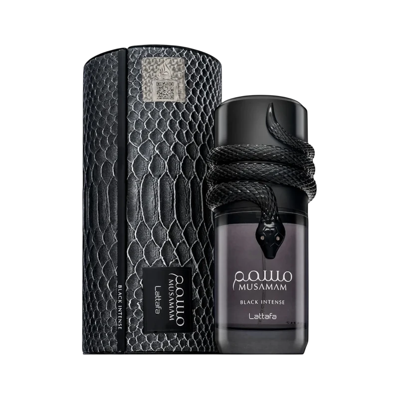 Perfume Musaman Black de BodegaPerfumera13 con frasco negro y detalle de serpiente junto a su estuche texturizado