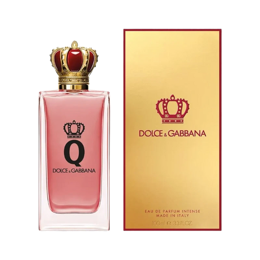 Perfume Dolce Gabbana Q de BodegaPerfumera13 con frasco rosa, tapón de corona dorada y caja dorada a juego