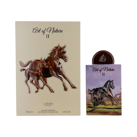 Perfume Lattafa Art Of Natural Original de BodegaPerfumera13 con caja beige y frasco decorados con relieve de caballos