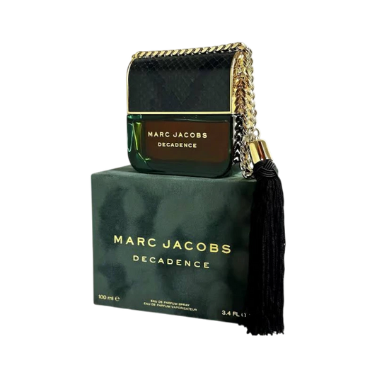 Perfume Marc Jacobs Decadence con frasco verde esmeralda, tapa efecto piel de serpiente y borla negra de BodegaPerfumera13