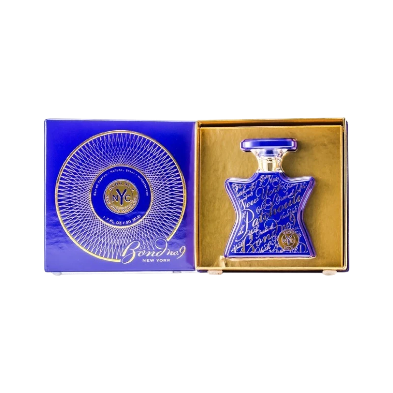 Perfume New York Patchouli de BodegaPerfumera13 en frasco azul icónico con caja de presentación dorada